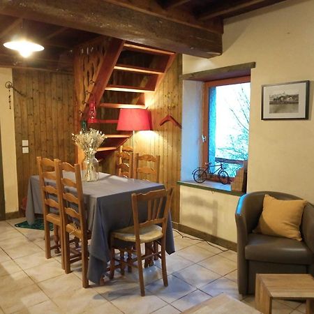Gites Des Esselards Yzeron Exterior foto