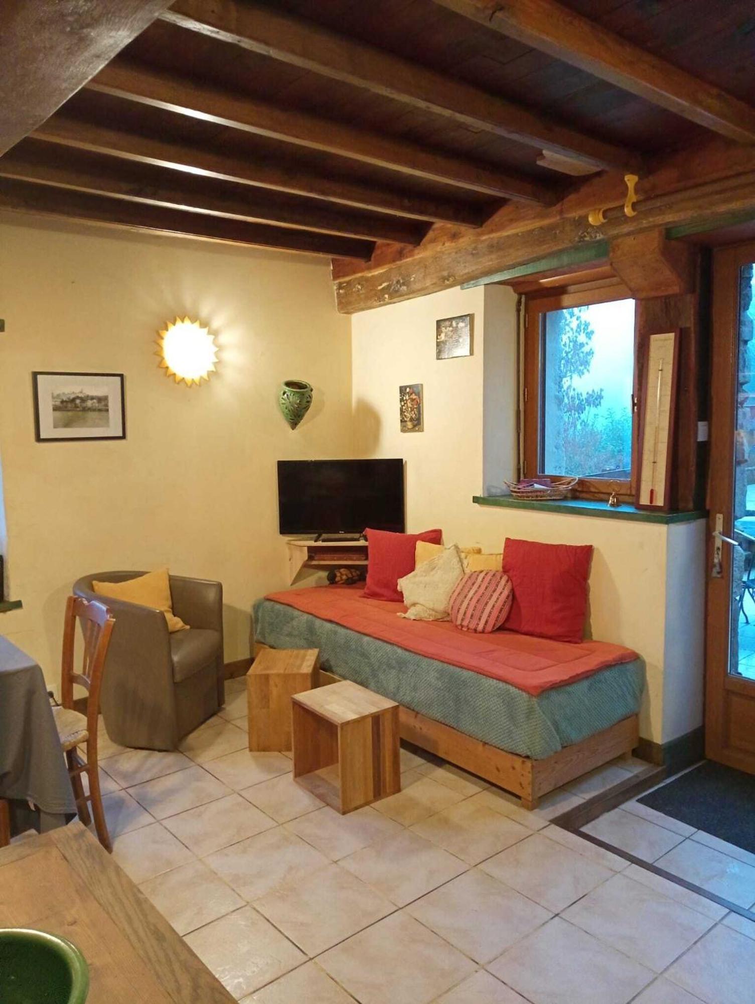 Gites Des Esselards Yzeron Exterior foto