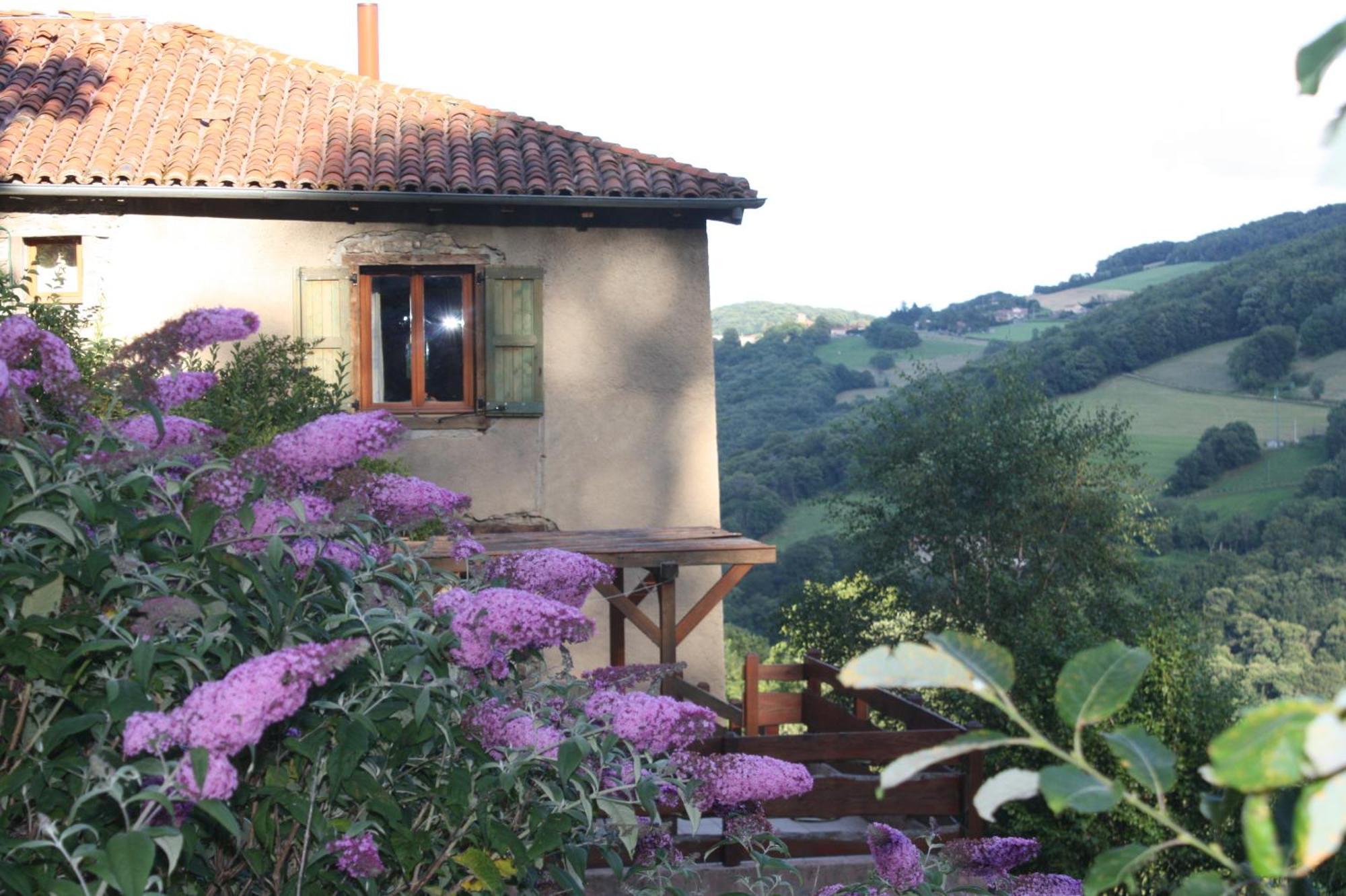 Gites Des Esselards Yzeron Exterior foto
