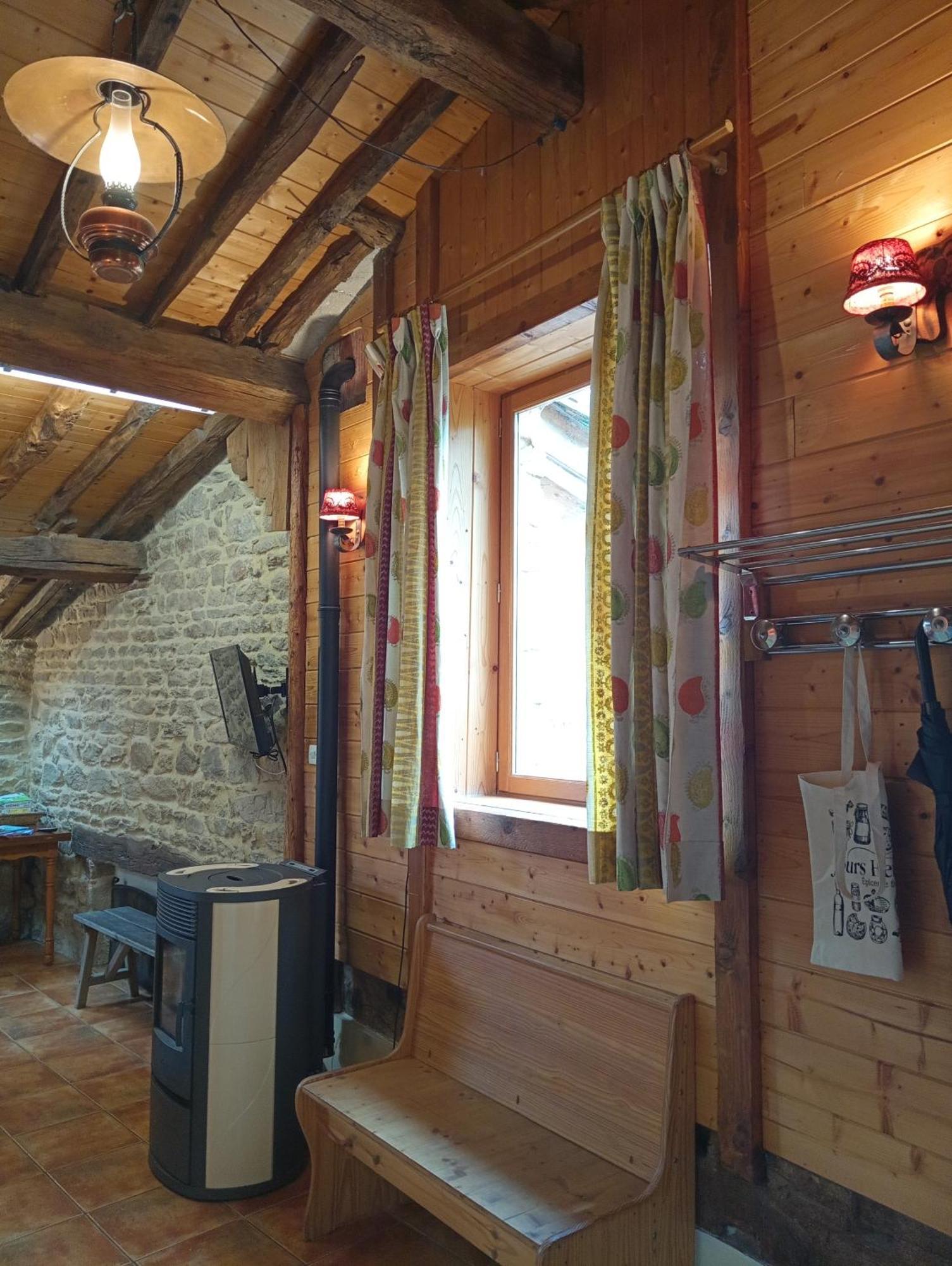 Gites Des Esselards Yzeron Zimmer foto