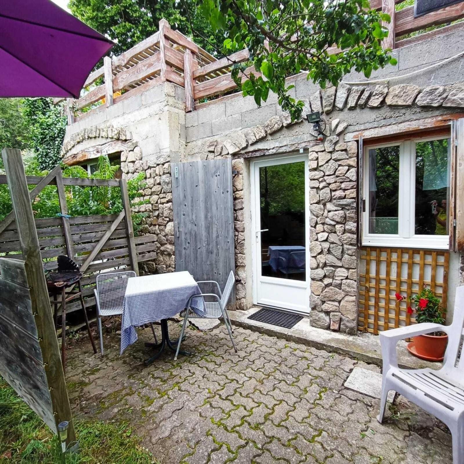 Gites Des Esselards Yzeron Zimmer foto