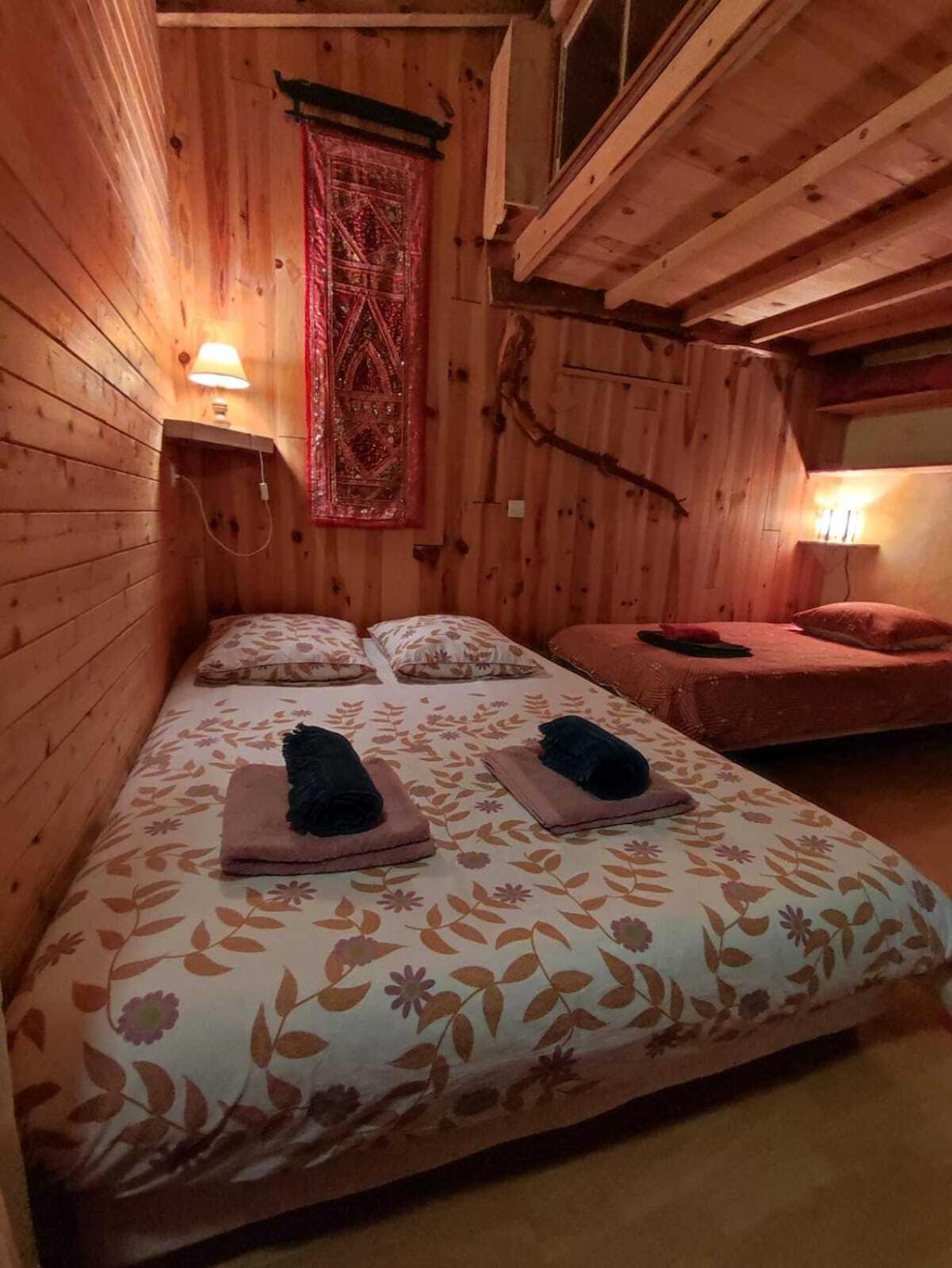 Gites Des Esselards Yzeron Zimmer foto