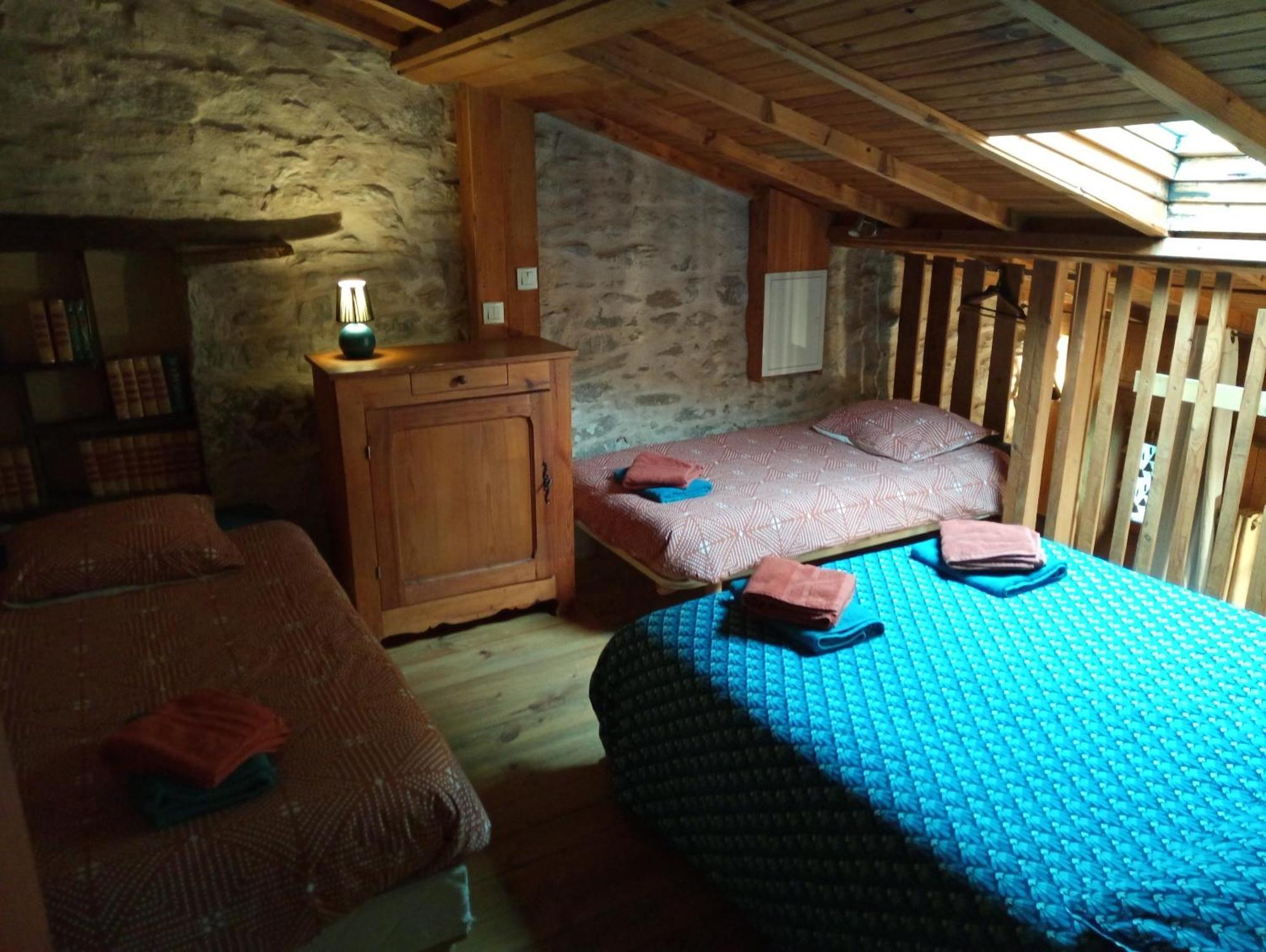 Gites Des Esselards Yzeron Zimmer foto
