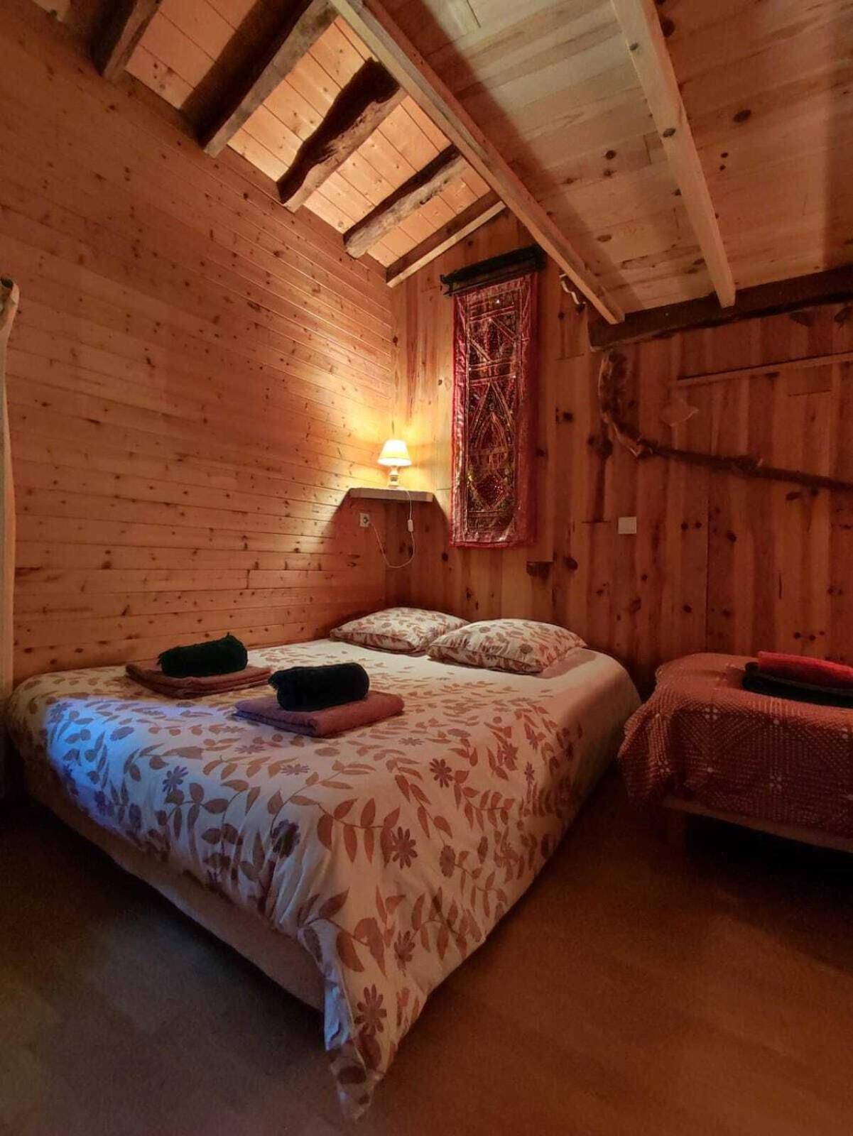 Gites Des Esselards Yzeron Zimmer foto