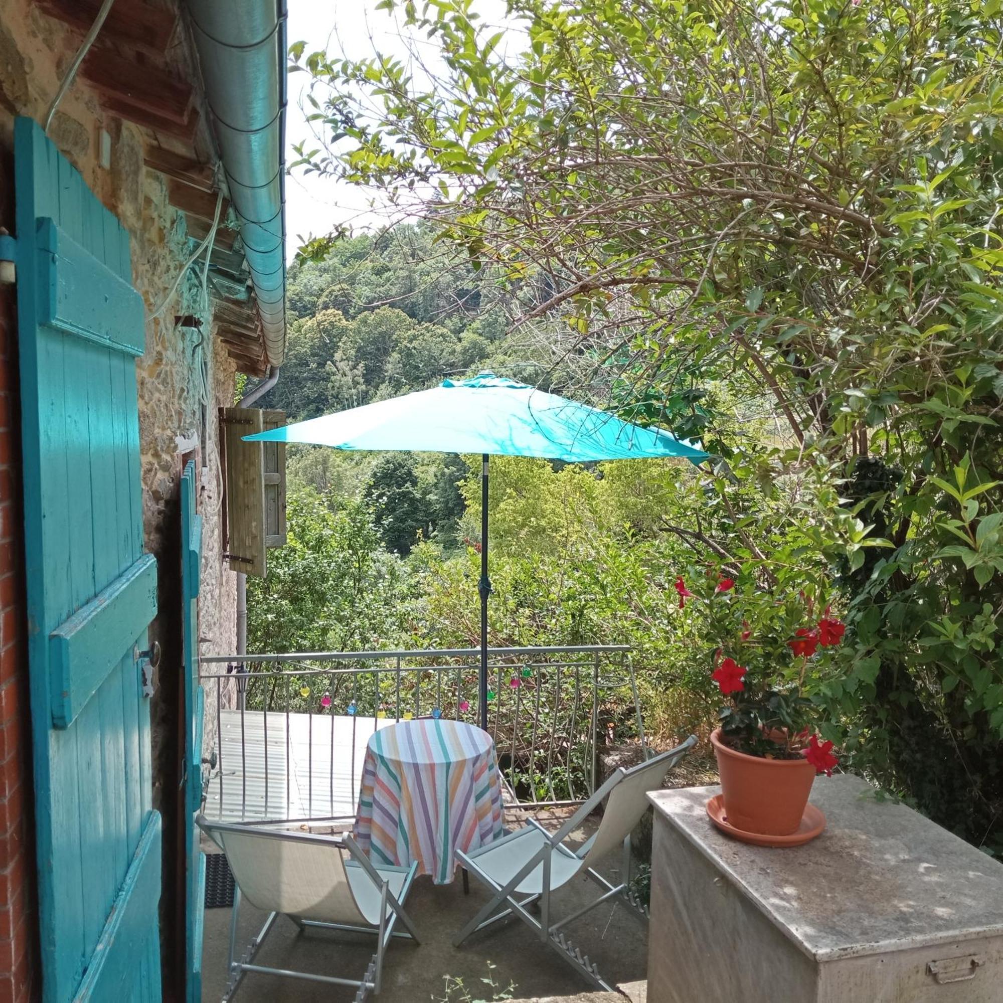 Gites Des Esselards Yzeron Zimmer foto