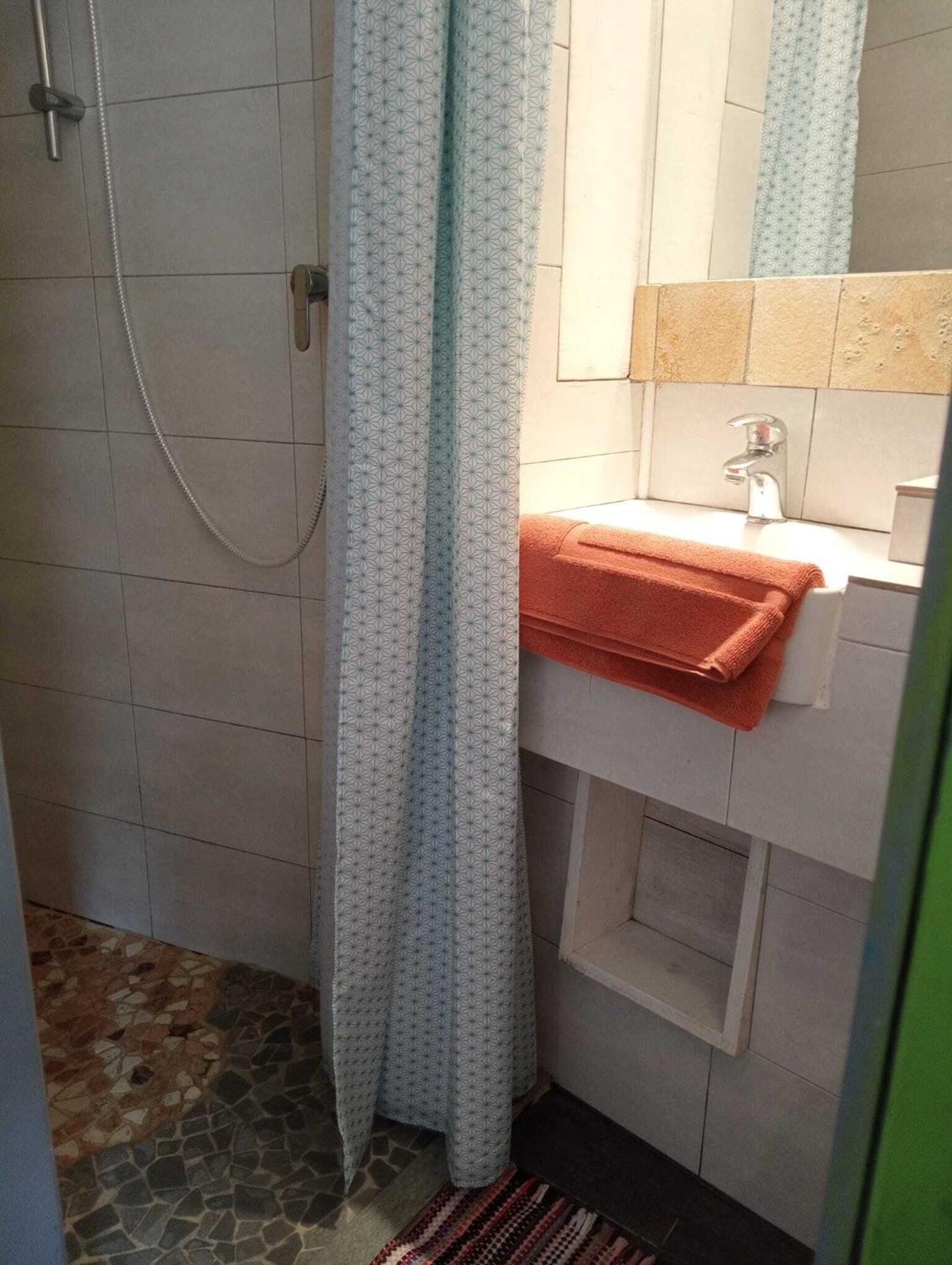 Gites Des Esselards Yzeron Zimmer foto